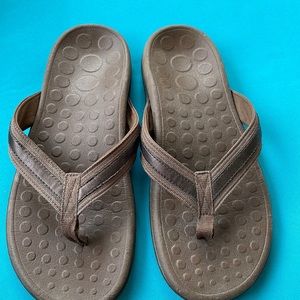 Women’s Orthaheel flip-flops size 9